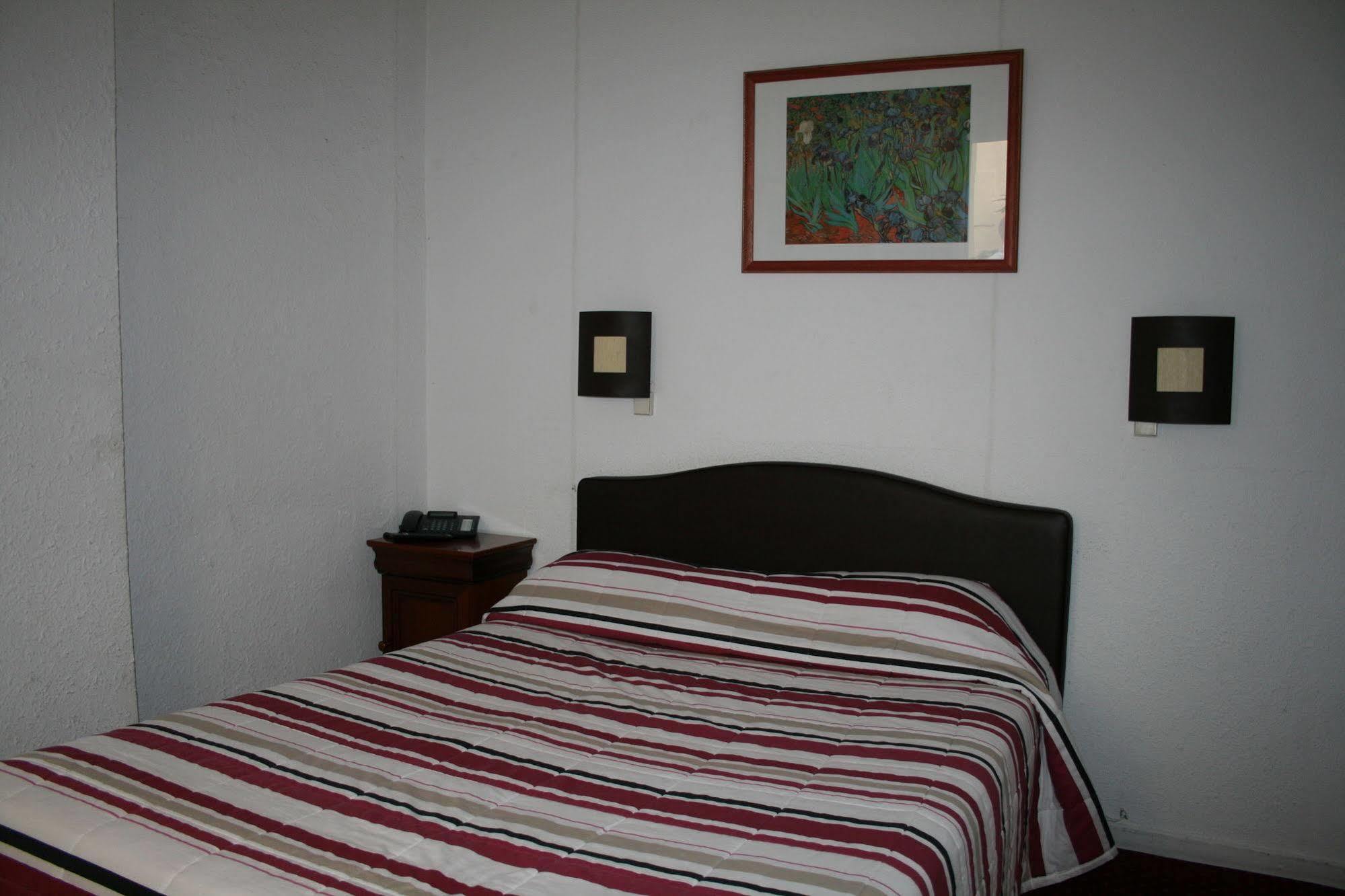 Hotel Le Chambellan Dijon Bagian luar foto